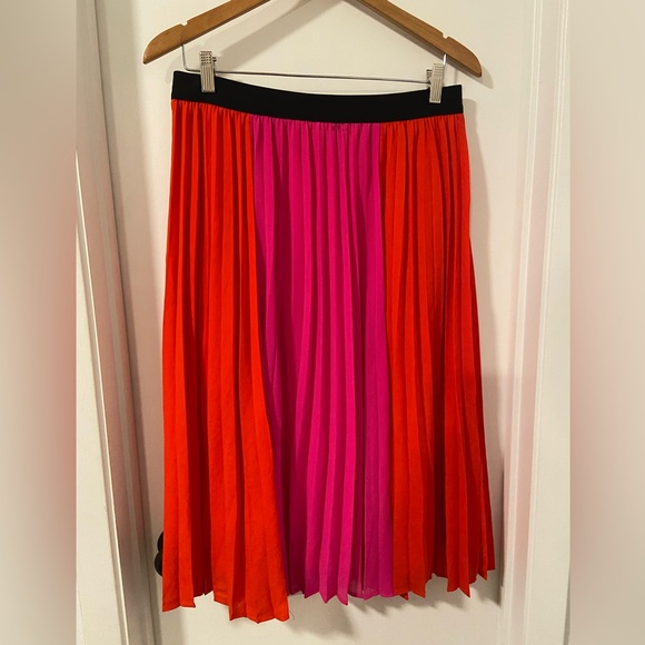THML pleated color block flowy skirt size L - Picture 3 of 6